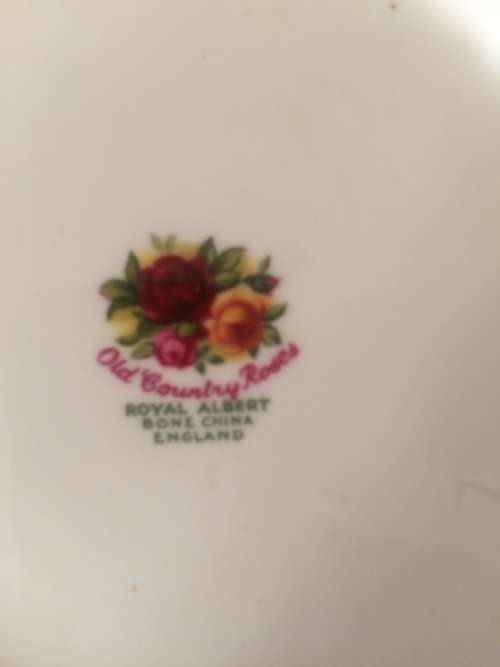 ROYAL ALBERT OLD COUNTRY ROSES LARGE 6-8 CUP TEAPOT